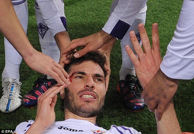 Joe Basanta Dipukul Kepalanya Pada Saat Kemenangan Fiorentina