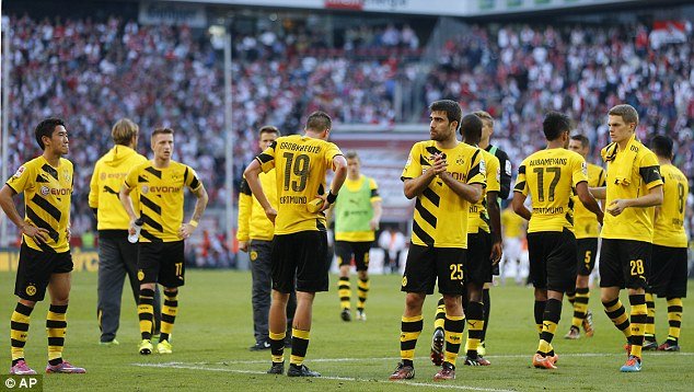 Dortmund Terjun Bebas ke Dasar Klasemen