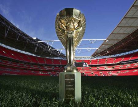 Trofi Jules Rimet Milik Brasil