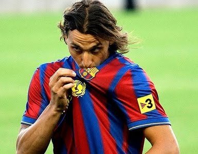 Ibrahimovic Dipastikan Tidak Akan Hengkang