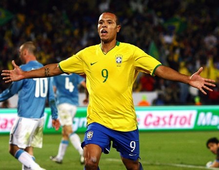 Milan Kembali Dekati Fabiano