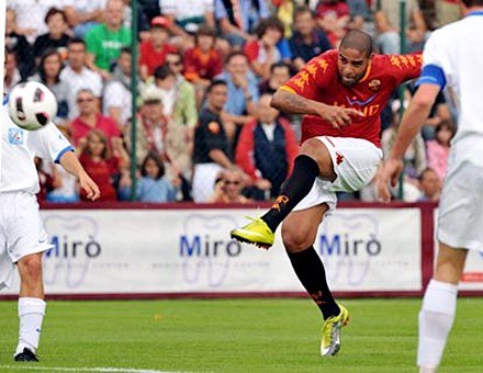 Janji Adriano Pada Fans Roma