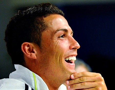 Ronaldo Inginkan Kostum Nomor 7