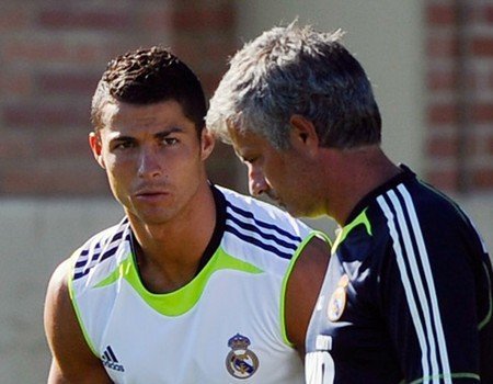 Mourinho Incar Striker Baru