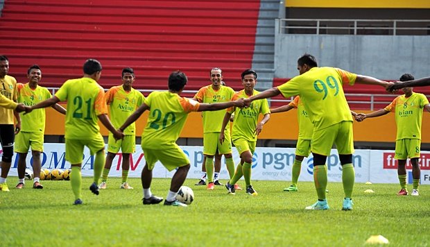 Persebaya Ternyata Masih Belum Lunasi Gaji Pemain