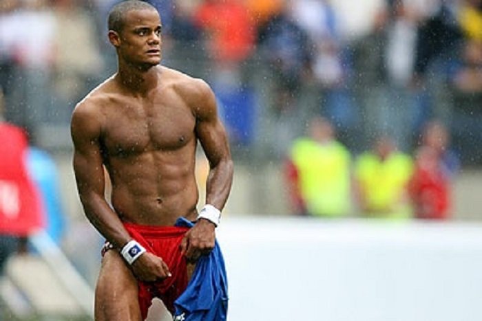 Kompany Diragukan Kondisinya Untuk Bermain Lawan United