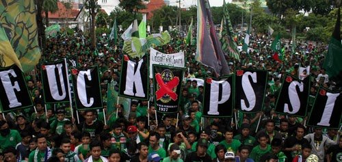 Bonek Mengutuk, PP Membantah