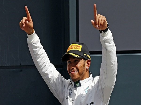 Pitstop Cepat Membawa Hamilton Taklukan Pesaingnya di GP Inggris