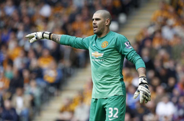 Victor Valdes Tolak Minat Klub Lain Demi Manchester United