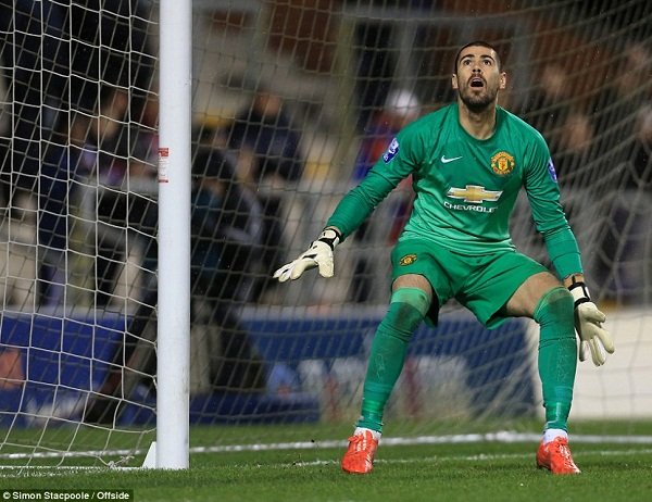 Victor Valdes Segera Memperkuat Valencia