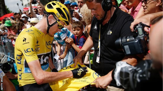 Tour de France: Chris Froome Terkejut dengan Tuduhan Meludah