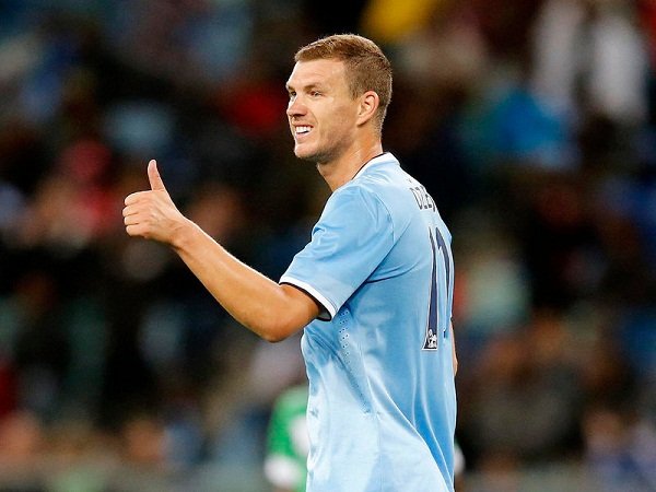 Roma Jadwalkan Tes Medis Untuk Dzeko