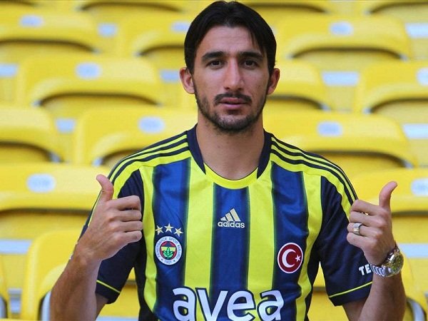 Fenerbahce Tolak Lepas Mehmet Topal Ke Spurs