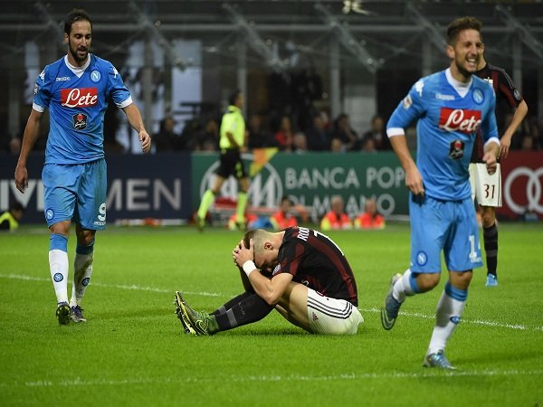 Napoli Tekuk AC Milan Di San Siro