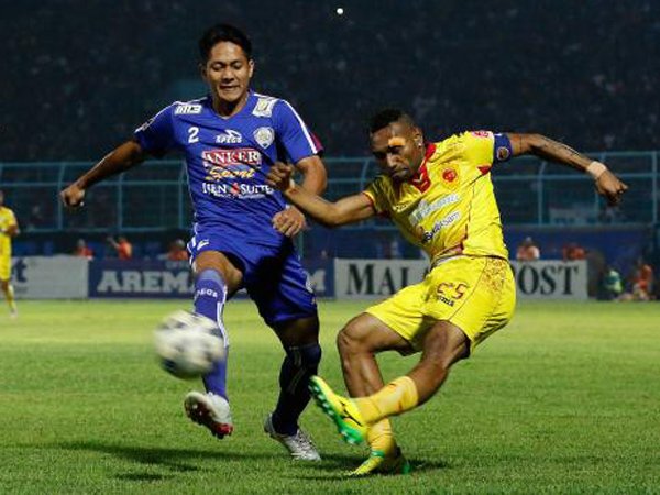Sriwijaya FC Jamu Arema Cronus Di Stadion Manahan Solo