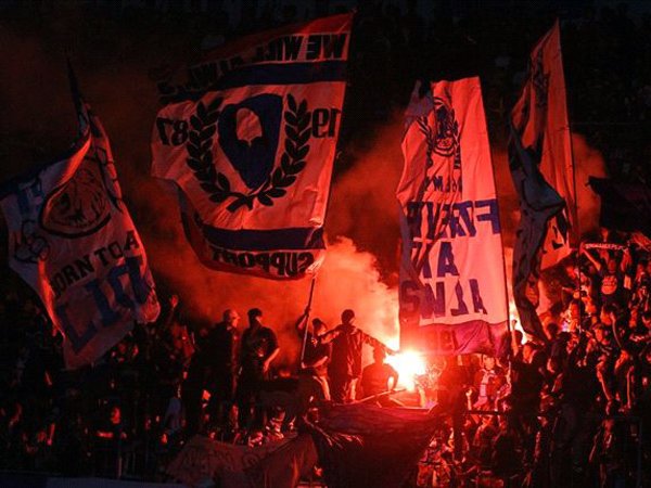 Meski Masih Kecolongan, Stadion Kanjuruhan Tetap Penuh