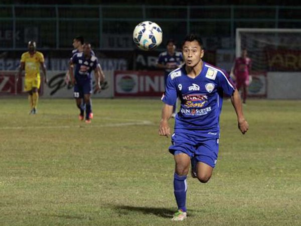 Samsul Arif Optimis Arema Lolos Ke Final