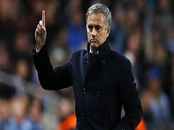 Nominal Kompensasi Jika Mourinho Dipecat
