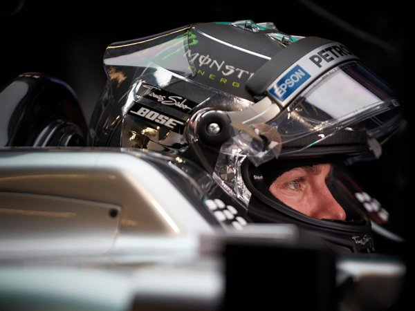 Nico Rosberg Ingin Kalahkan Lewis Hamilton