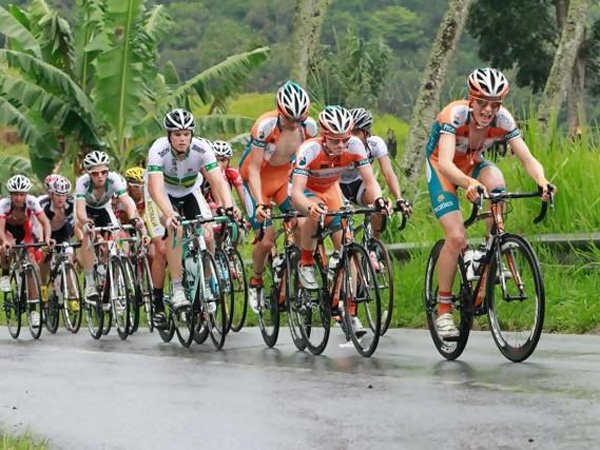 Kombinasi Tanjakan Dan Sprint Pada Etape 7 Tour De Singkarak 2015