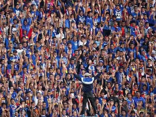 Ribuan Aremania Siap Berangkat Ke Solo