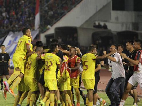 Bendol Manfaatkan Kesalahan Dari Pemain Arema Cronus