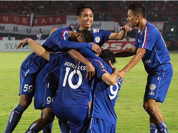 20 Pemain Arema Cronus Diboyong Ke Bali