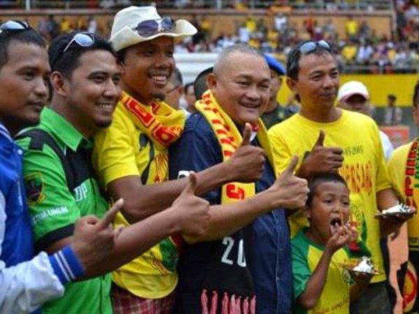 Gubernur Sumsel Sumbang Puluhan Bus Untuk Suporter SFC