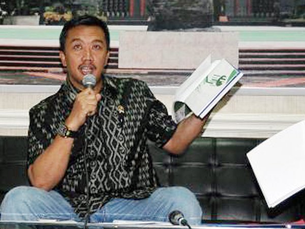 Menpora Talangi Dana Hadiah Piala Kemerdekaan 