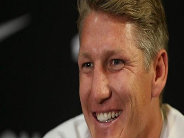 Schweinsteiger Meradang Figur Dirinya Dipakaikan Seragam Nazi
