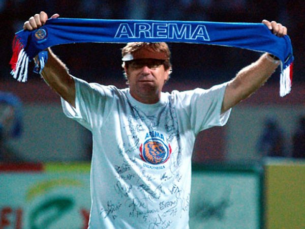 Robert Alberts Ke Malang Hanya Liburan, Bukan Melatih Arema