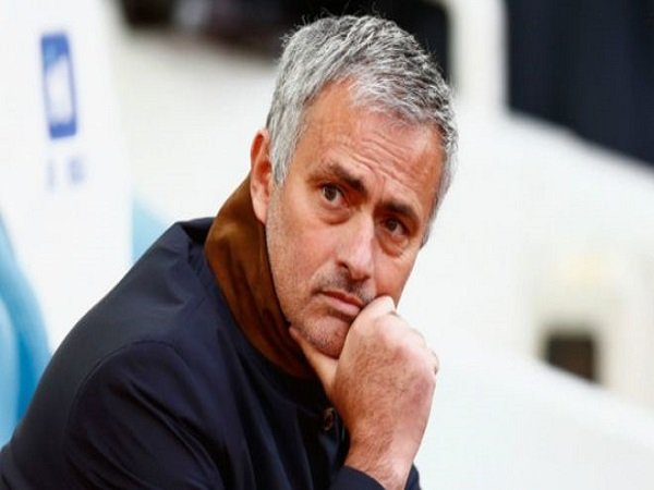 Perilaku Buruk Mourinho dan Masa Depannya di Chelsea
