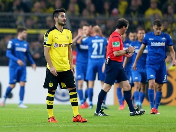 Dortmund Gulung Paderborn 7-1