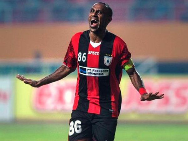 Boaz Solossa Siap Membela Persipura