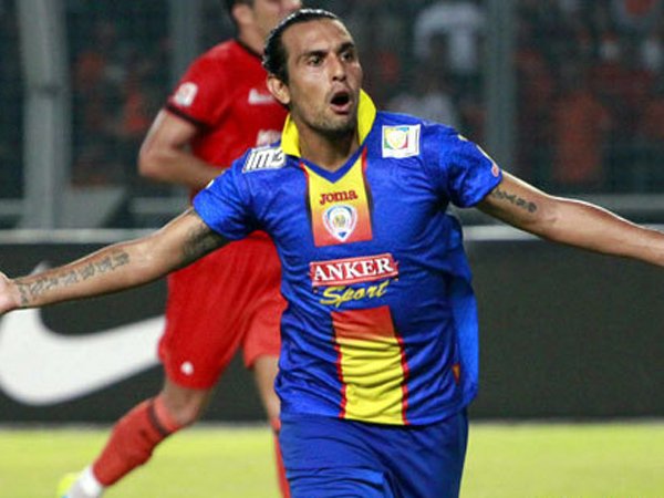 Gustavo Lopez Gagal Merapat Ke Arema