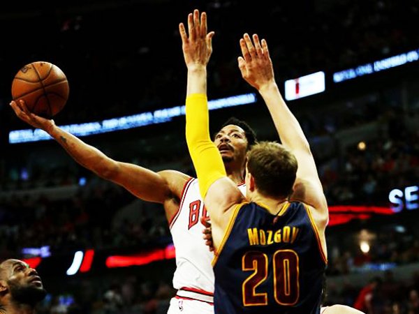 Barack Obama Disuguhi Kemenangan Chicago Bulls
