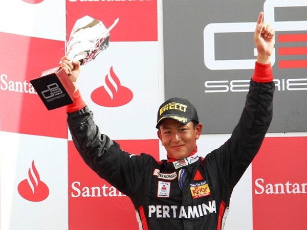 langkah terjal 16 tahun rio menuju F1 akhirnya berbuah manis