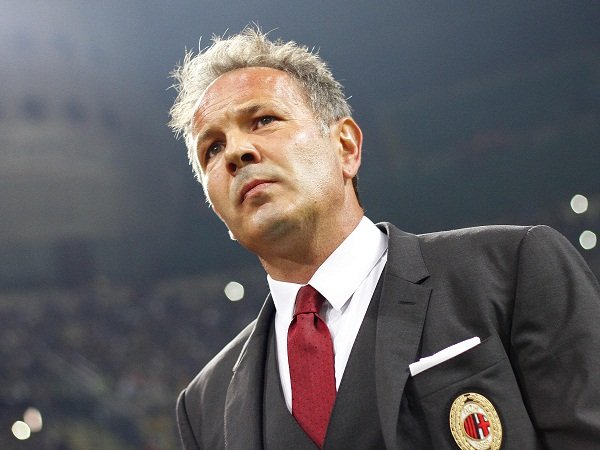 Milan harus menangkan Coppa Italia demi musim klub