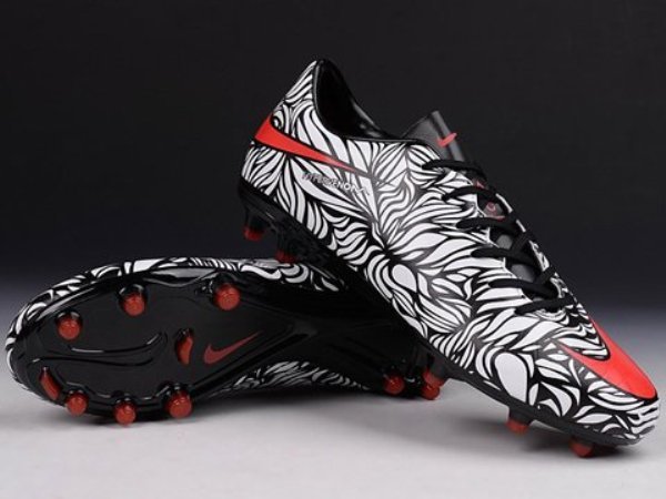 Neymar Gandeng Nike Pasarkan Produk Sepatu