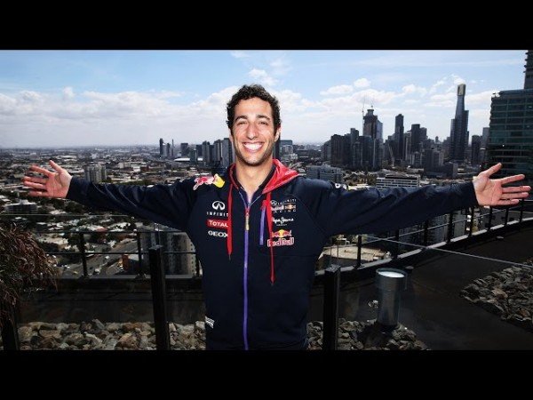 Alan Hansen Berharap Agar Ferrari Mengganti Kimi Raikkonen dengan Daniel Ricciardo