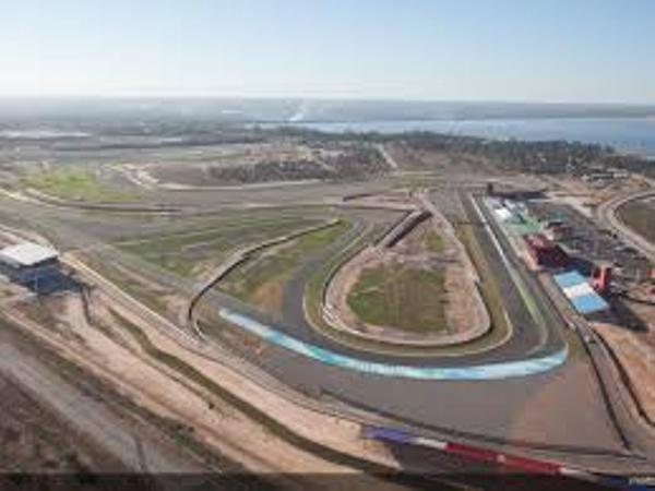 Berita MotoGP: Khairul Idham Pawi Sangat Bangga dengan Gelar Pertamanya 