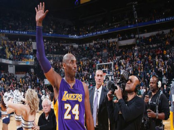 Berita Basket : Kobe Tolak Tawaran Barcelona