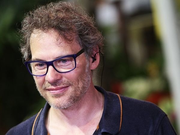 Villeneuve : Para Pembalap F1 Itu Harus Tutup Mulut!