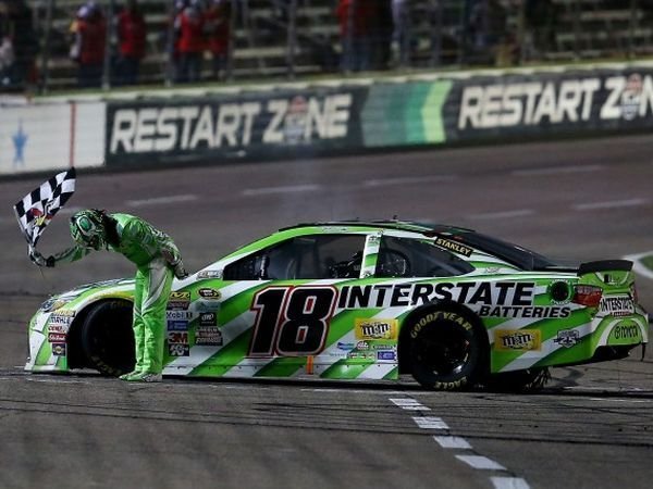 Berita Balap Mobil Nascar: Kyle Busch Tak Terhentikan di Texas