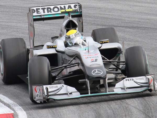 Berita F1: Mercedes Gunakan Ban Khusus untuk Grand Prix di Cina