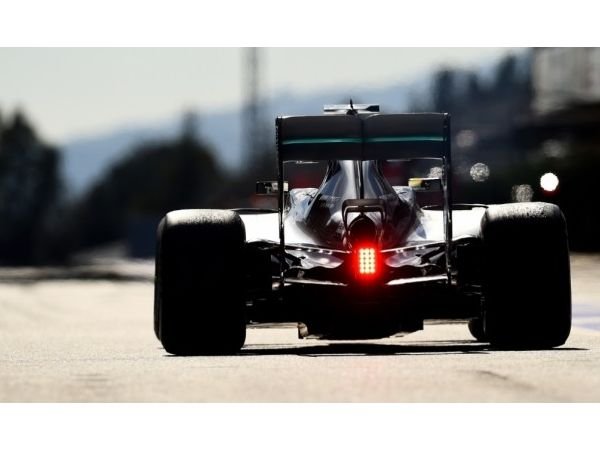 Berita Formula 1: Lewis Hamilton Kena Penalti Untuk Balap GP Shanghai 2016