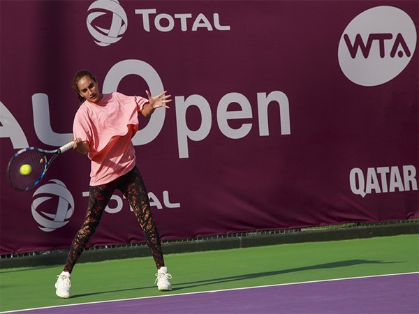 Berita Tenis: Fatma Al Nabhani: Pemain Tenis Wanita Top Oman