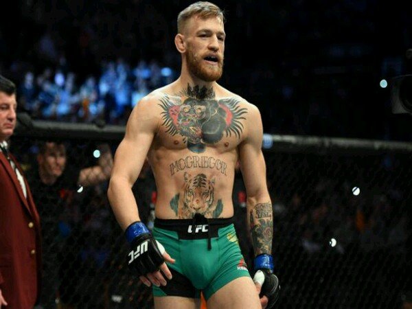 Berita Tinju Bebas : Jelang Pensiun, McGregor Sesumbar Akan Menangkan Semua Sabuk