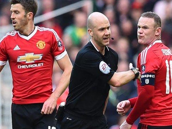 Berita Sepak Bola: Squad Louis Van Gaal Fokus Pada Piala FA