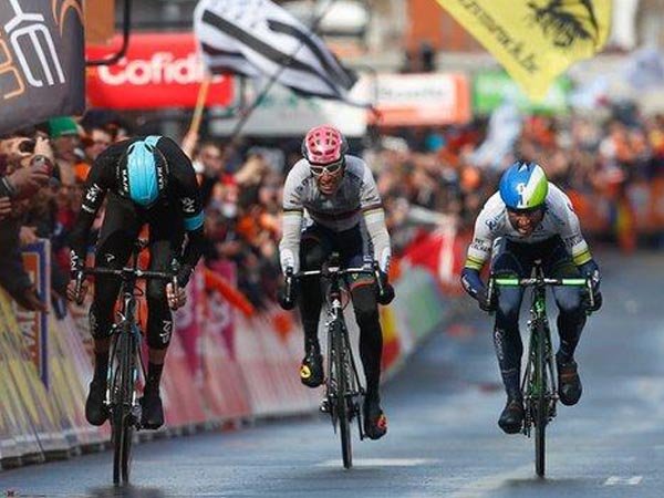 Berita Balap Sepeda : Di Liege-Bastogne-Liege Belanda, Wout Poels Menang 